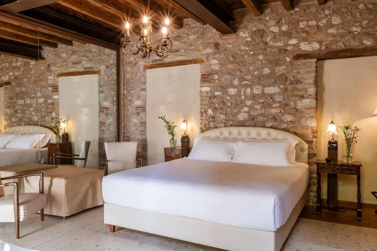 ***  Classique Hotel Lazise Italy